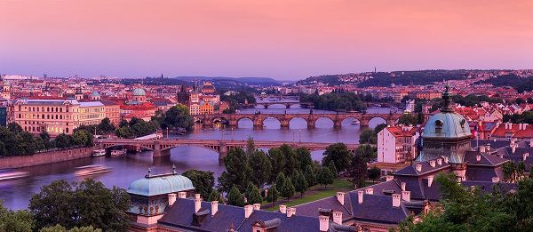 Jaynes Gallery 아티스트의 Europe-Czech Republic-Prague-Panoramic overview of Vltava River and bridges작품입니다.